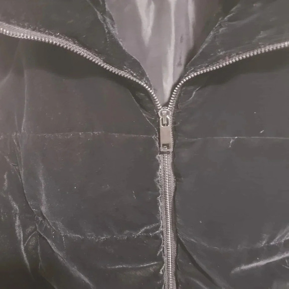 CJ Banks Womans Black  Velvet Zippered Quilted Vest. - Picture 3 of 7